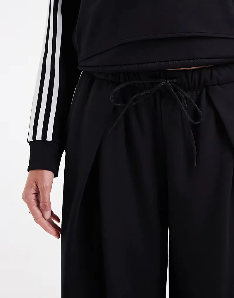 Складчатые спортивные брюки Adidas Originals x Jennie, черный — фото 3