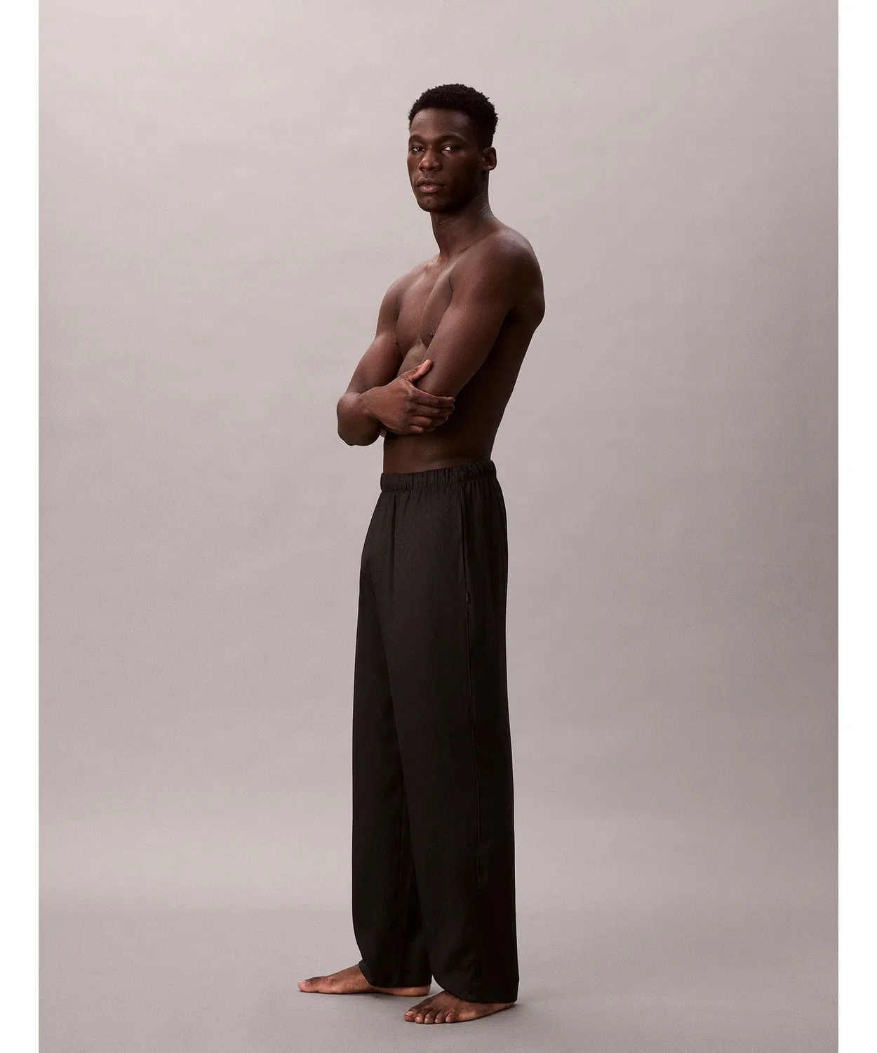 Мужские пижамные брюки из атласа с монограммой Calvin Klein, Черный — фото 2