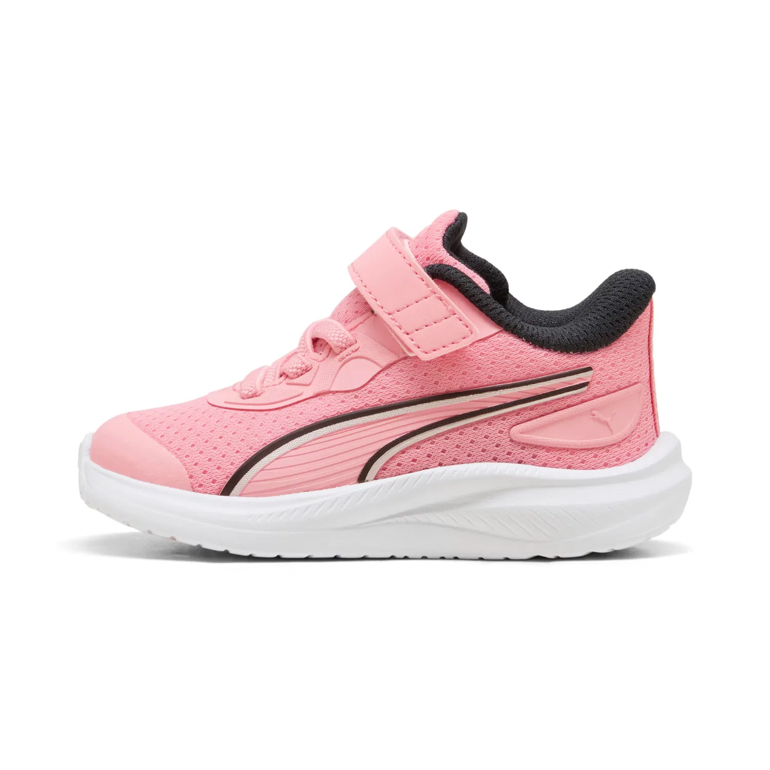 Спортивные кроссовки Puma розового цвета