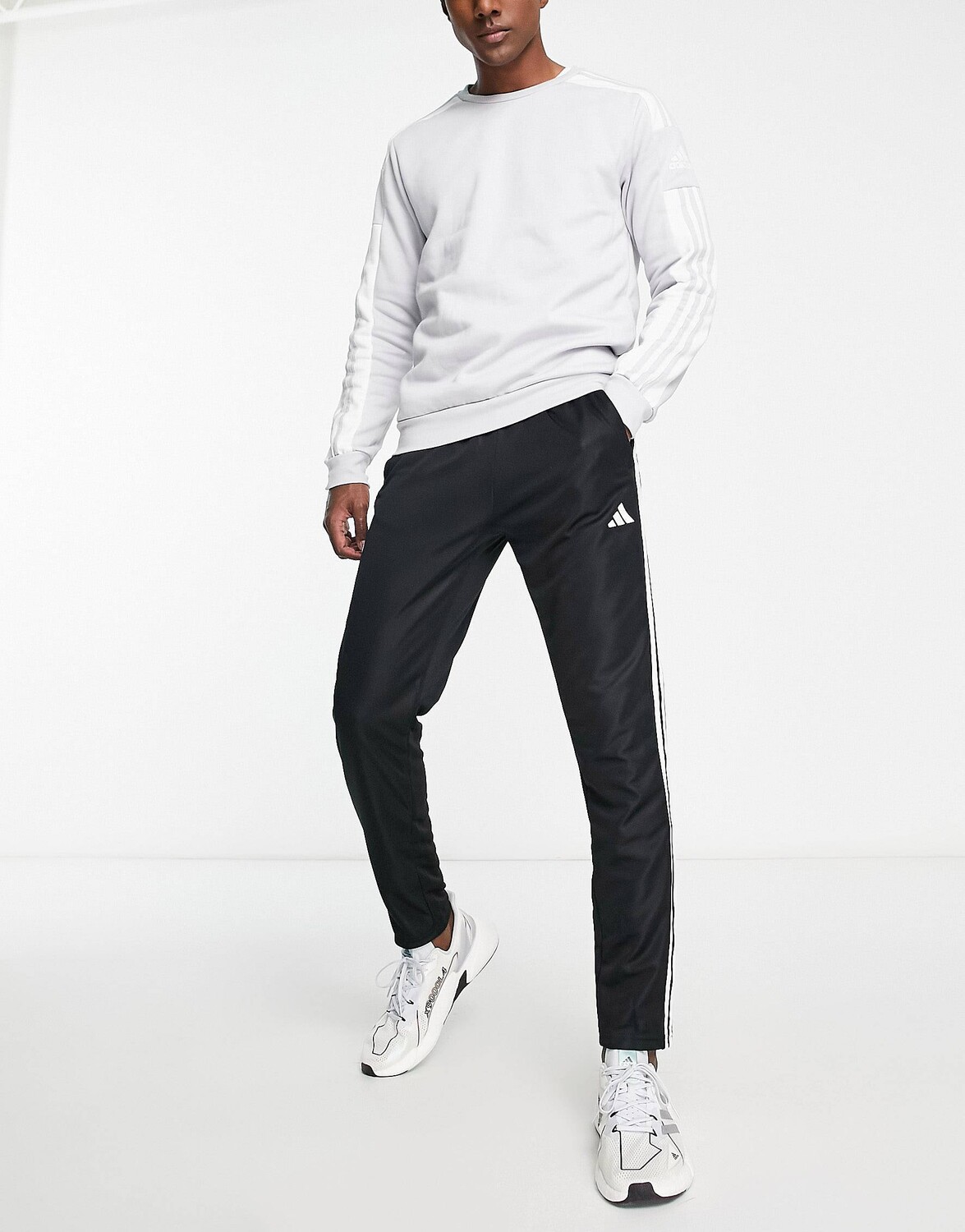 

Черные джоггеры с 3 полосками adidas Training Train Essentials