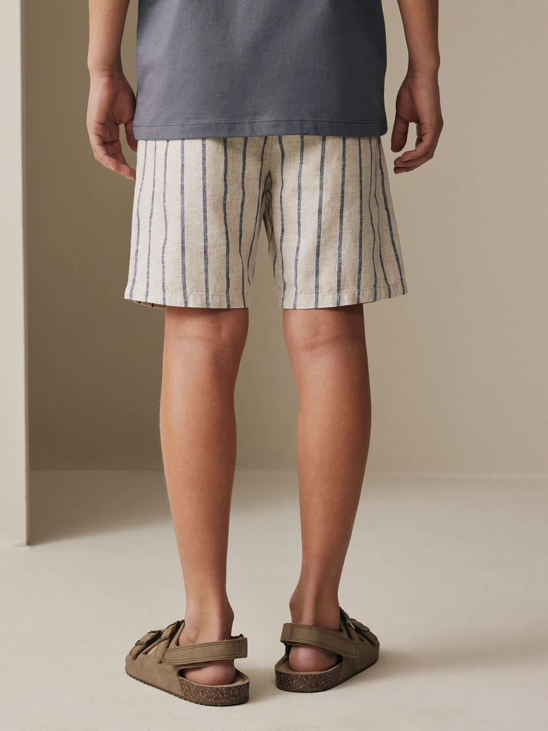 Шорты чинос из льняной смеси, Regular Fit Next, экрю — фото 2