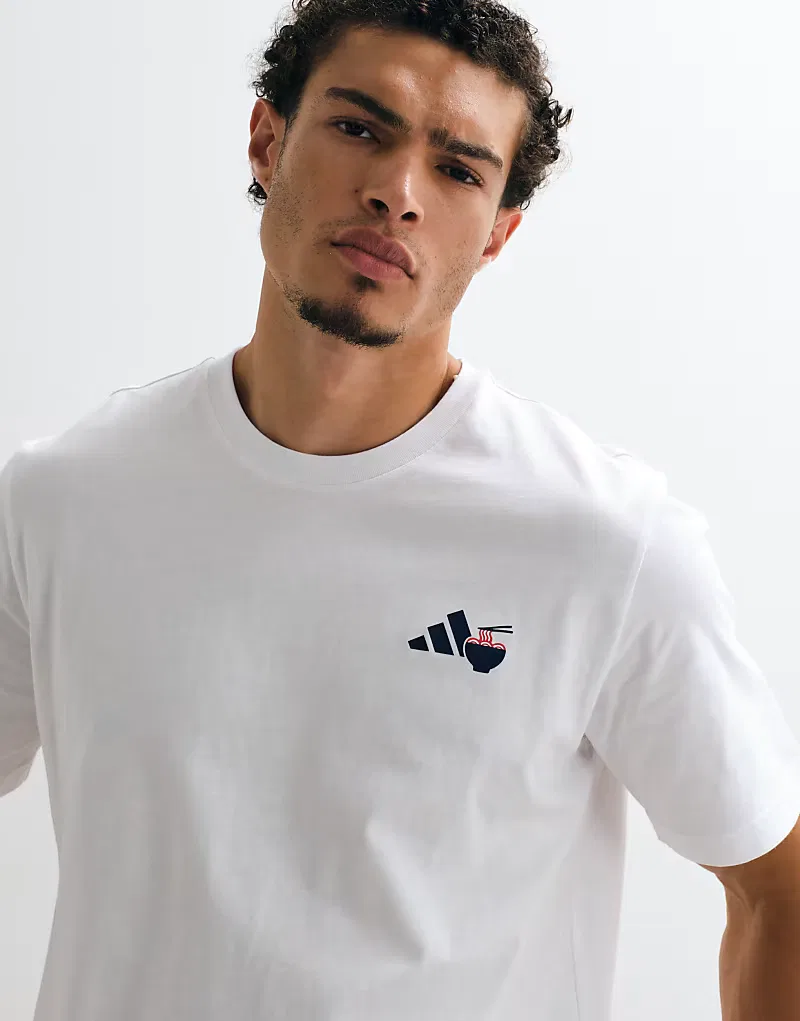 Футболка Adidas Sportswear с принтом рамена, кремовый