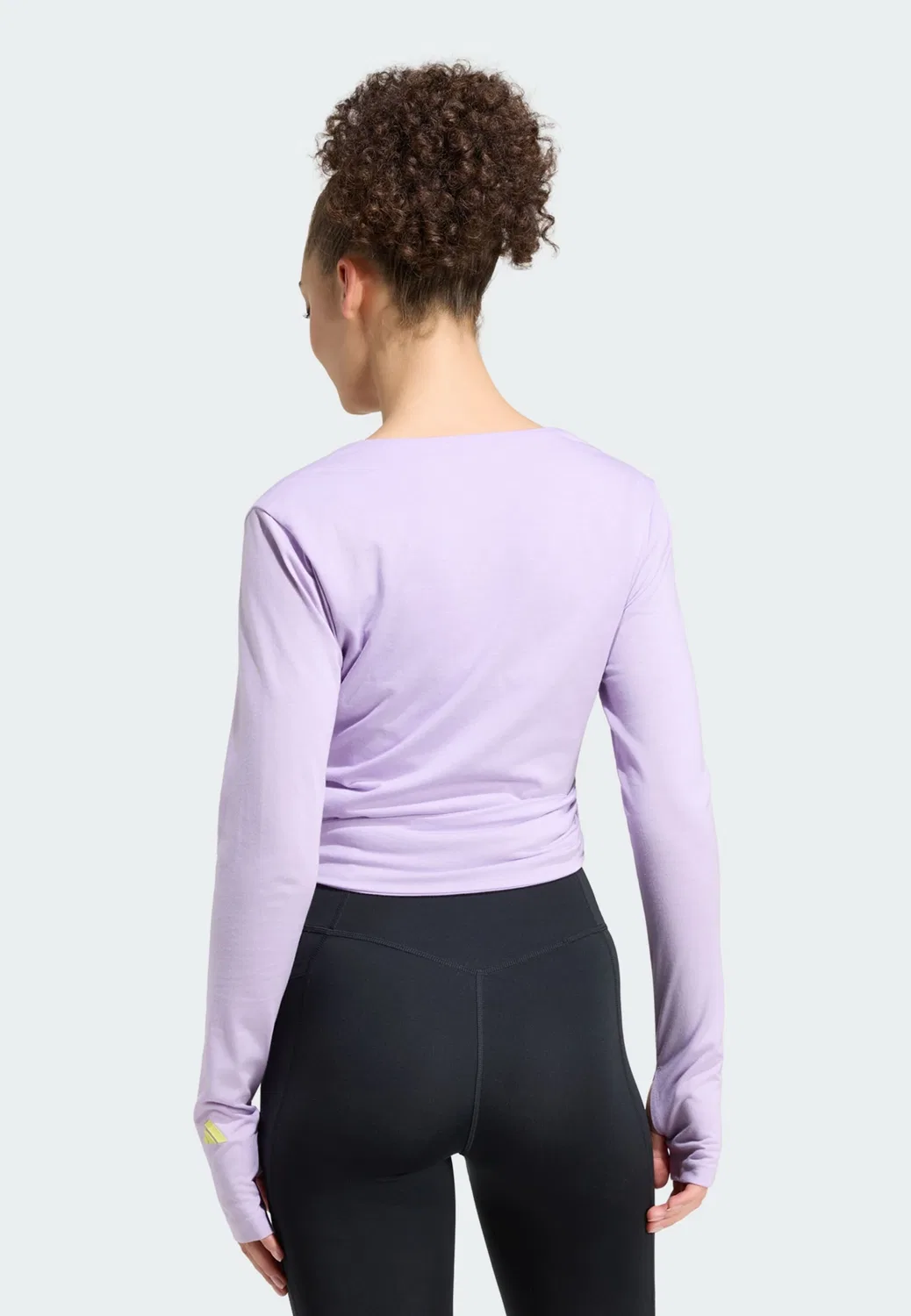 Футболка Adidas Performance Shirt Studio пастельно-фиолетового цвета — фото 3