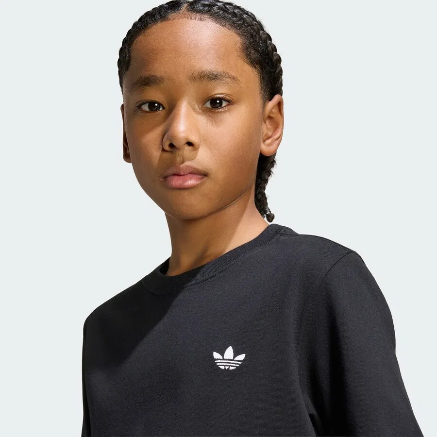 Футболка ADIDAS ORIGINALS черного цвета — фото 4
