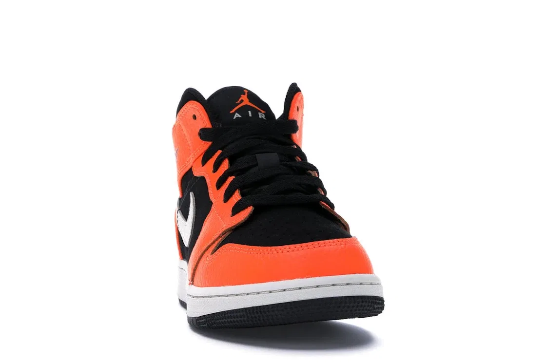 Детские кроссовки Lifestyle с контрастными цветами Jordan 1 Mid, Black/Cone-Light Bone — фото 2