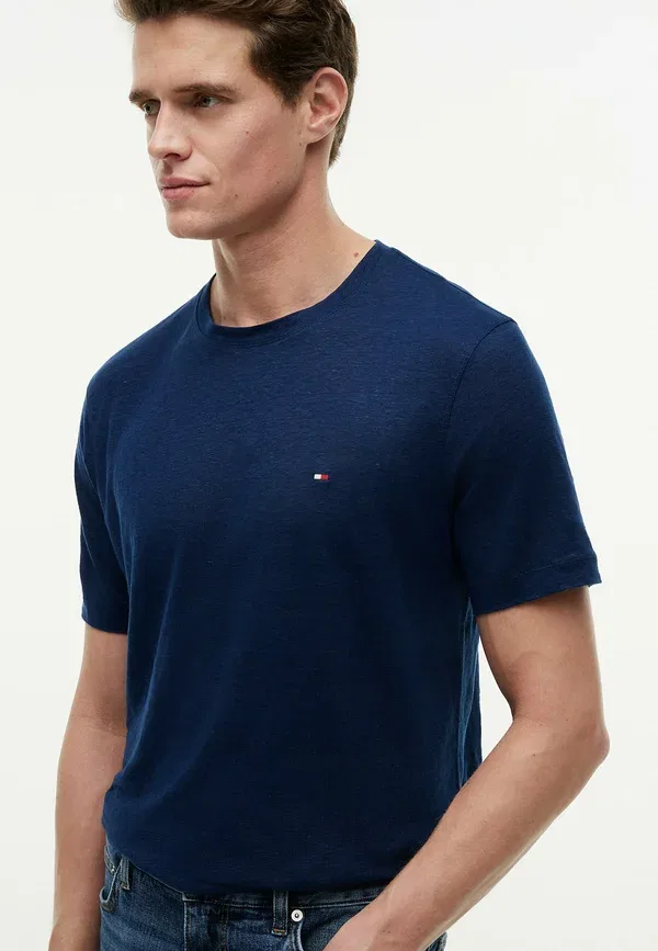 Футболка из льна Basic t-shirt Tommy Hilfiger Carbon темно-синий — фото 4