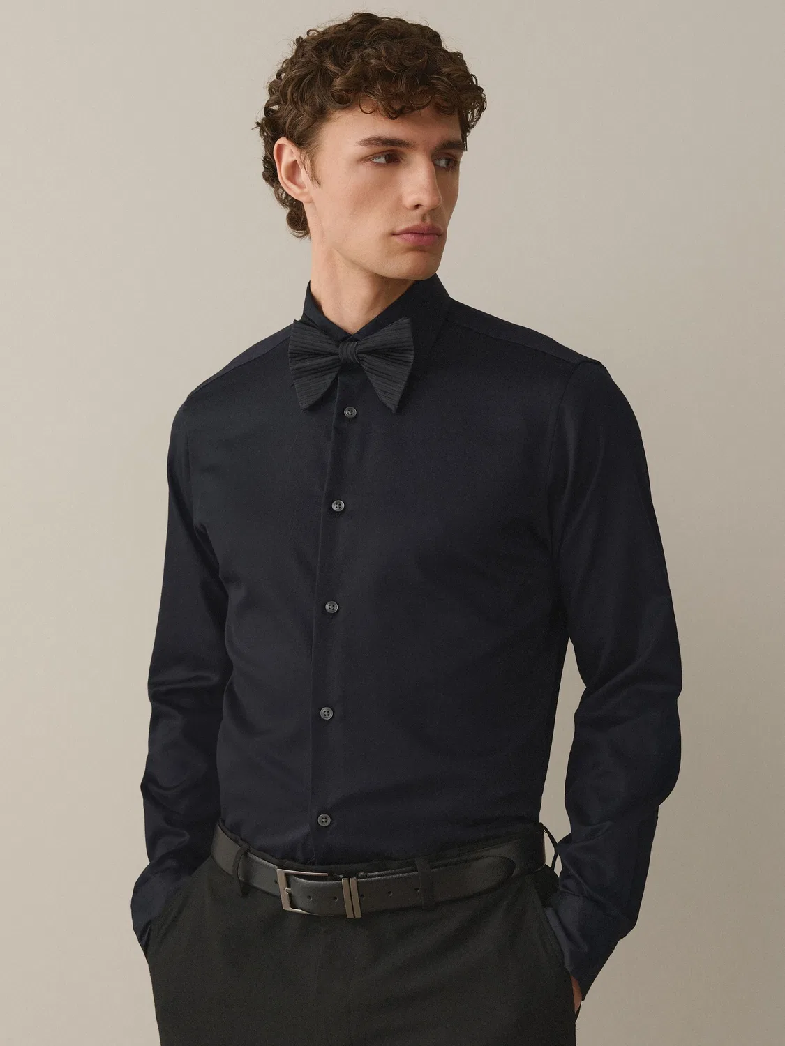 Рубашка повседневная Slim Fit, модель Occasion Next, черный сатин — фото 3