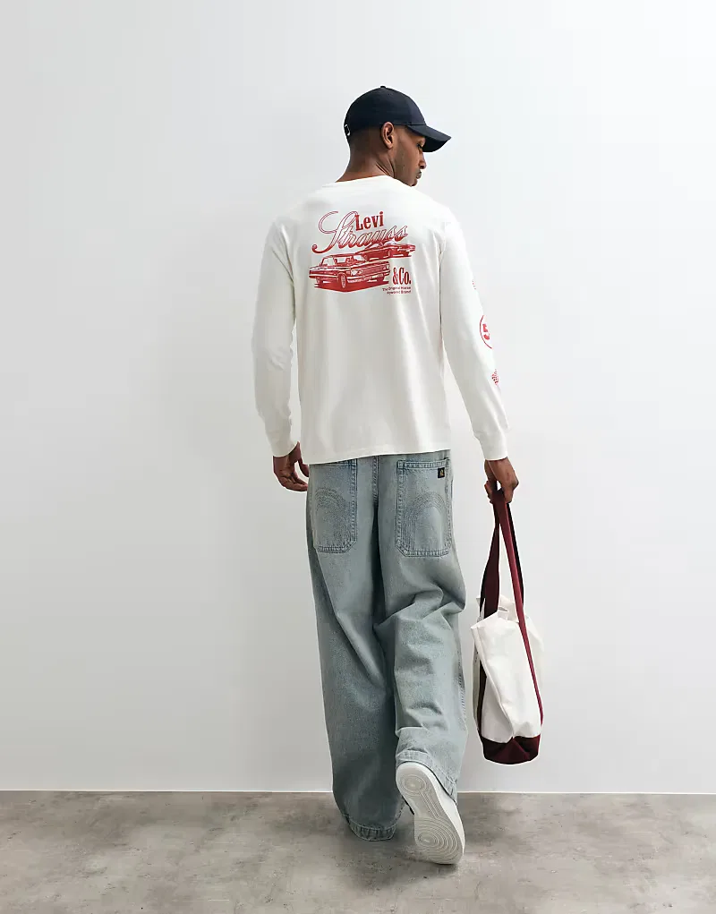 Футболка Levi's свободного кроя с принтом на спине, белая — фото 3