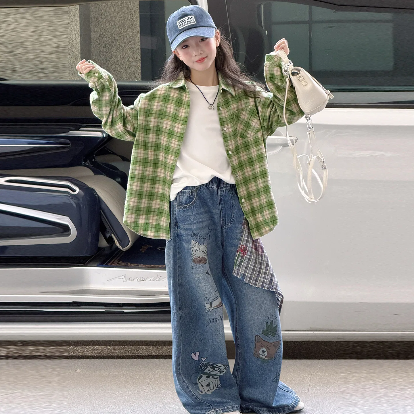 Детский комплект из рубашки и джинсов с цветочным принтом, модель Green Plaid Shirt+Floral Jeans, MADALLO, Green Plaid Shirt+Floral Jeans — фото 3
