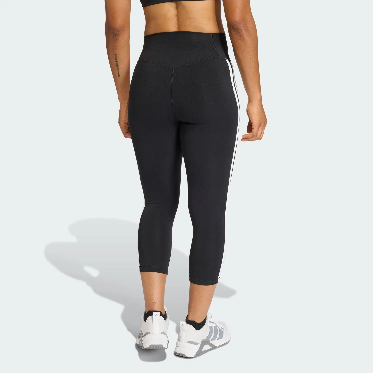 Женские леггинсы с высоким поясом Optime Essentials Workout 3-Streifen 3/4 Leggings Adidas, Schwarz Weiss — фото 3