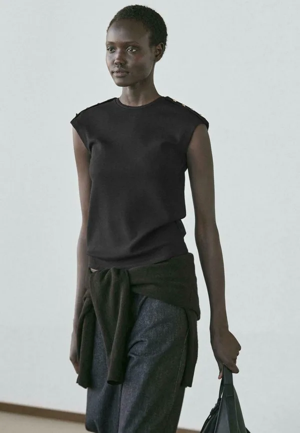 

Футболка с приспущенными рукавами и пуговицами, с принтом. Massimo Dutti, Black, Черный, Футболка с приспущенными рукавами и пуговицами, с принтом. Massimo Dutti, Black