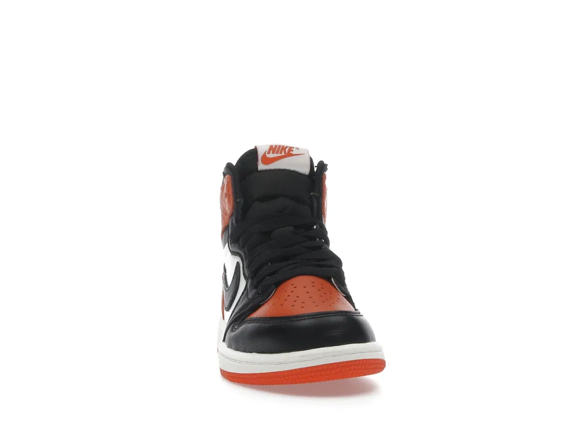 Детские кроссовки высокие с оранжевыми вставками Jordan 1 Retro High OG, Black/Black-Sail-Starfish — фото 2