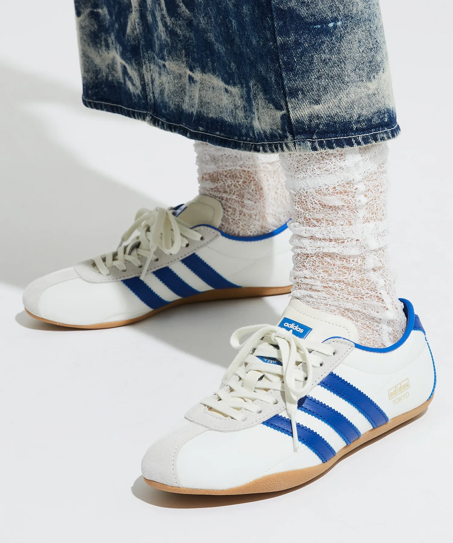 Унисекс кроссовки adidas Tokyo из нейлона с фирменными полосками бело-синие
