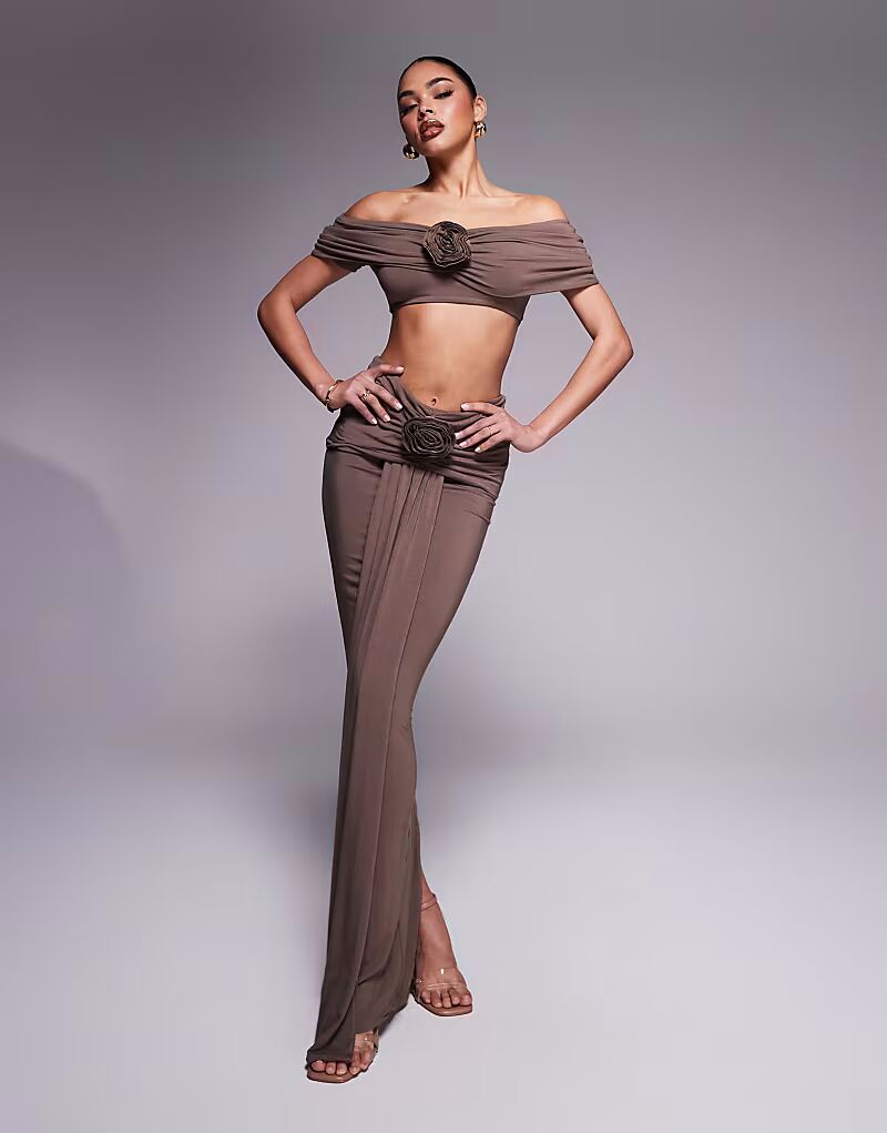 

Комплект Belle с топом и юбкой макси с драпировкой в виде корсажа, шоколадного цвета Wanderdoll