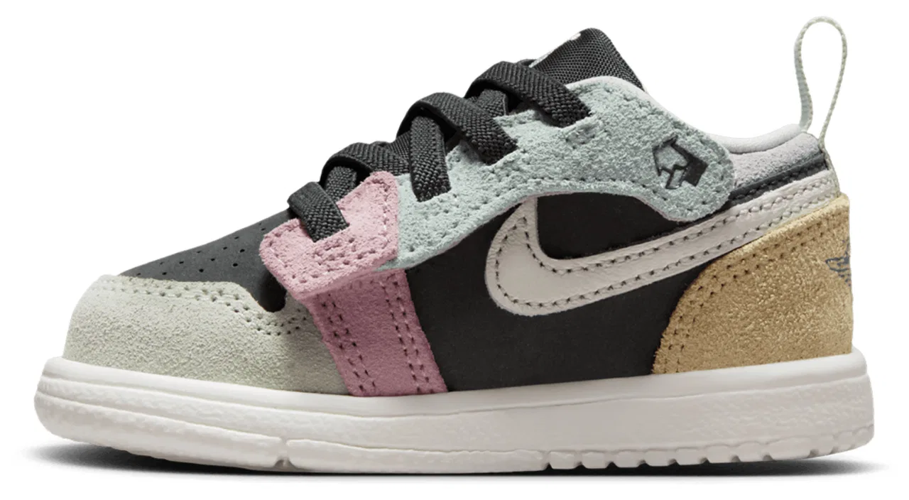 Кроссовки для девочек AJ 1 Low Alt SE Jordan, цвет Half Blue/Vapor Green/Sail — фото 2