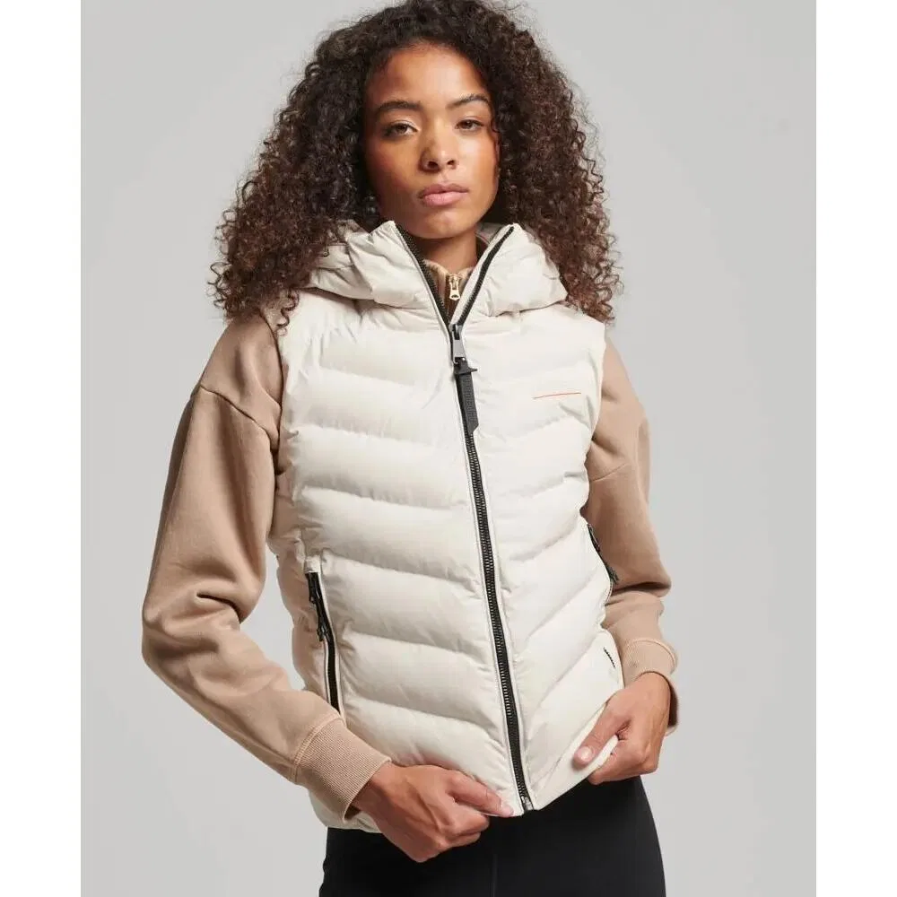 Женская безрукавка с капюшоном из микрофибры Superdry, Beige — фото 3