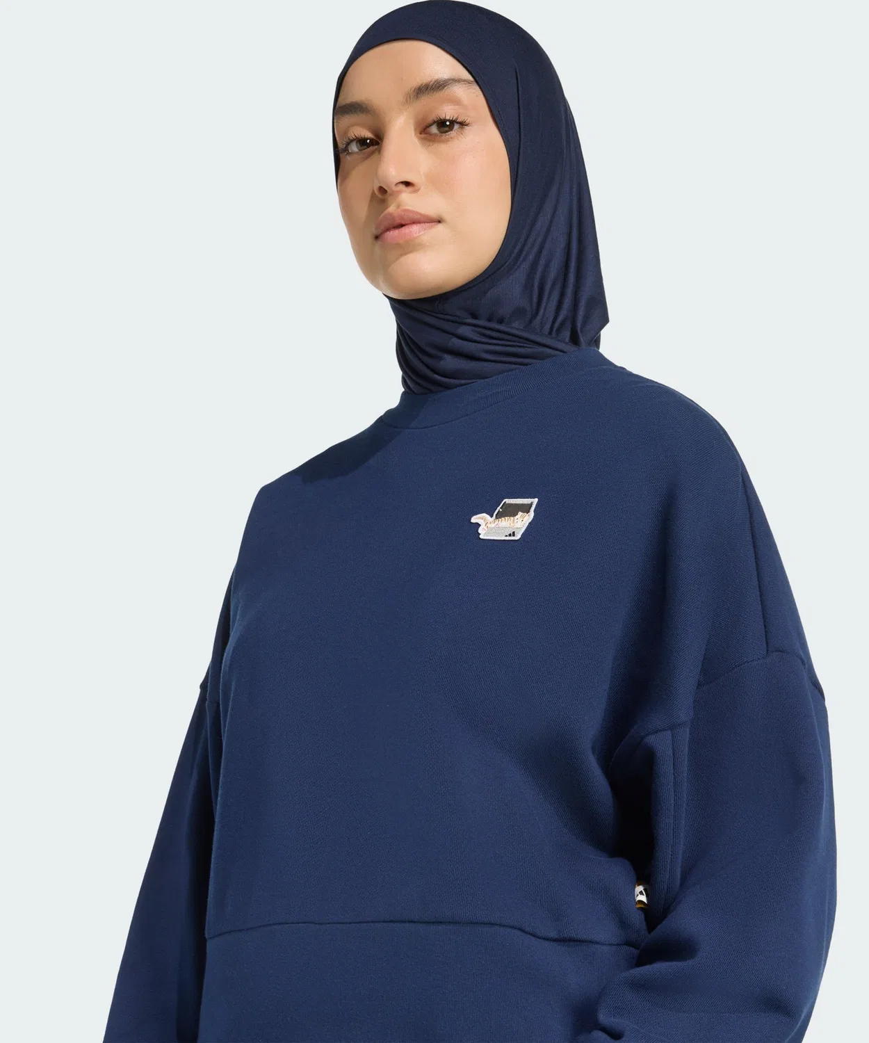 Женский свитшот с длинным рукавомCat Patch Graphic Adidas, Blue — фото 4
