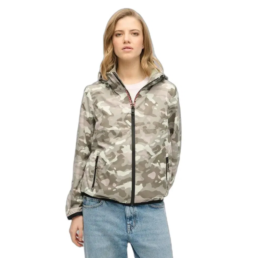 Женская ветровка с логотипом Superdry, Цвет Grun / Camouflagefarben / Olivgrun