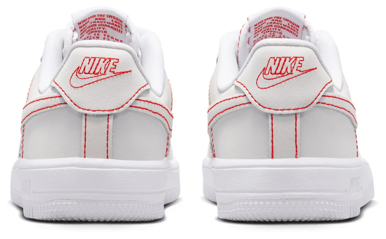 Кроссовки для мальчиков Air Force 1 Low LV8 1 Lace Nike, цвет White/University Red — фото 3