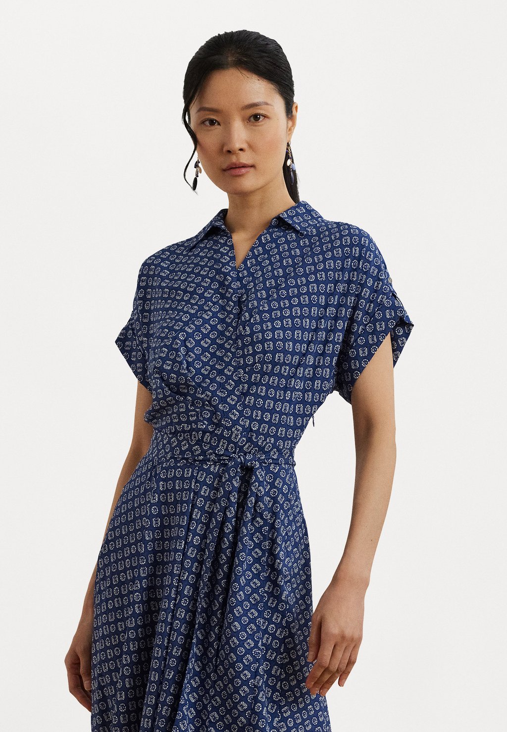 

Платье-рубашка Geo Print Belted Crepe Dress Lauren Ralph Lauren Petite, синий