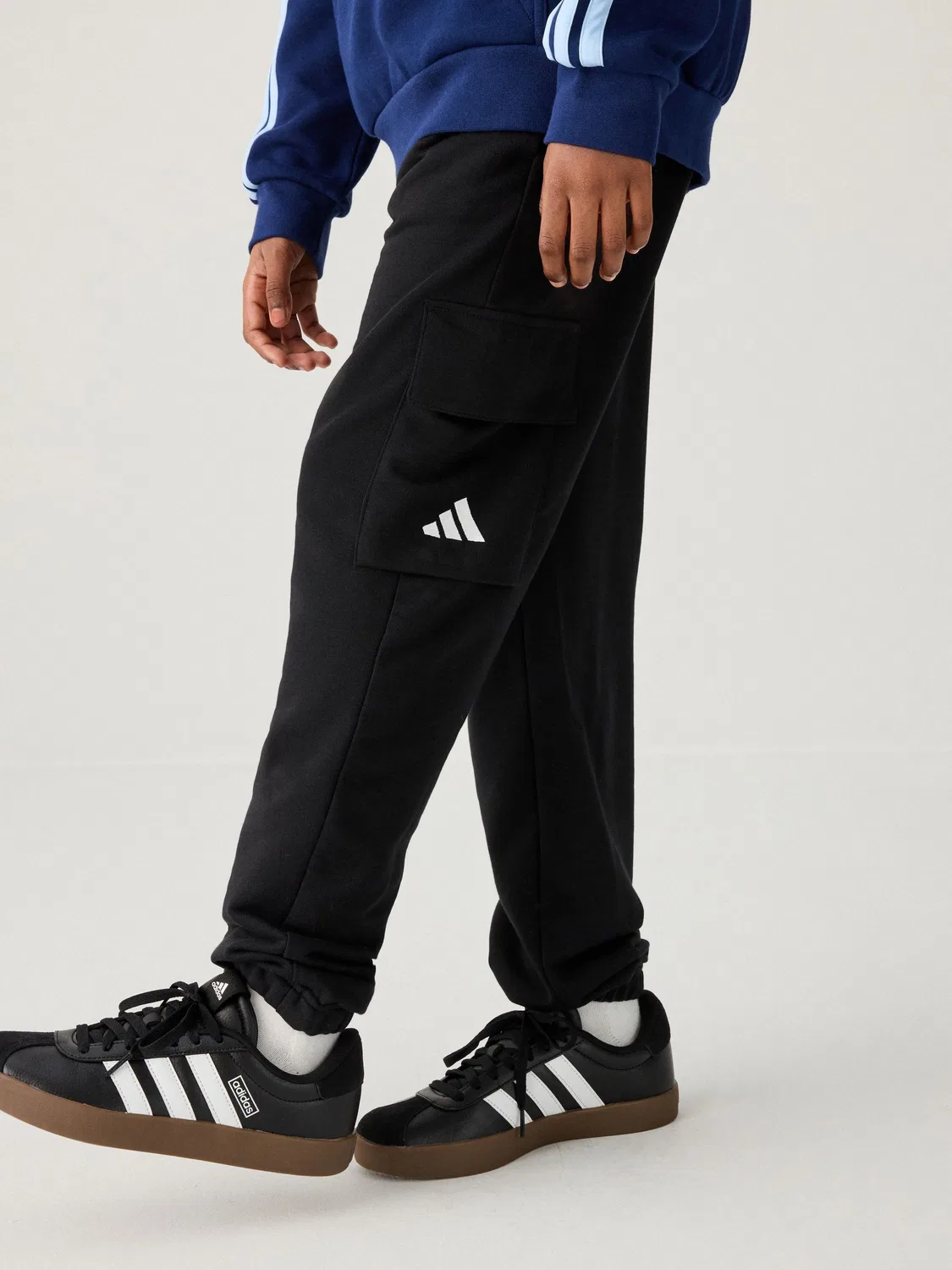 Джоггеры cargo Essentials adidas, черный