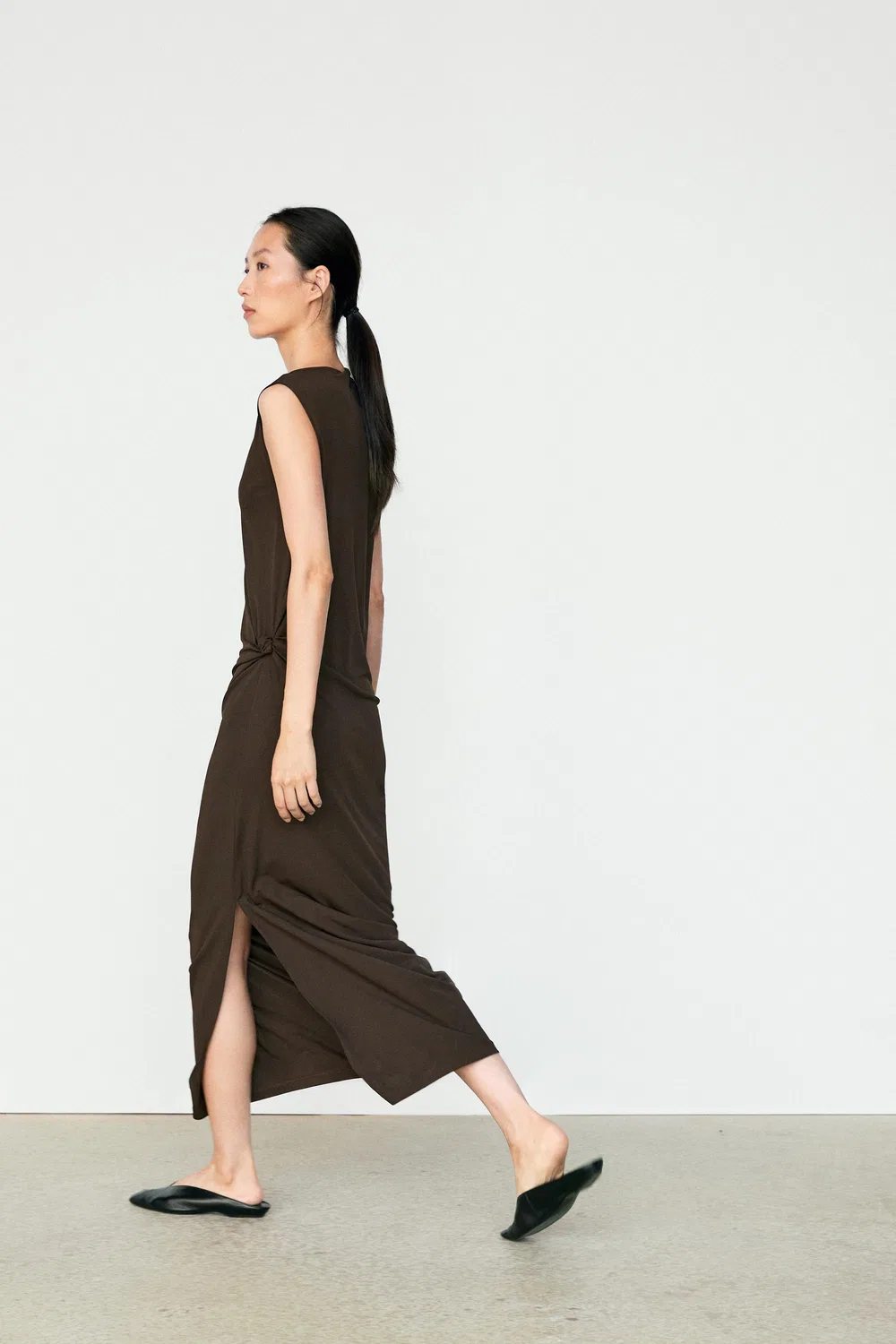 Асимметричное платье миди со сборками Massimo Dutti, коричневый — фото 3