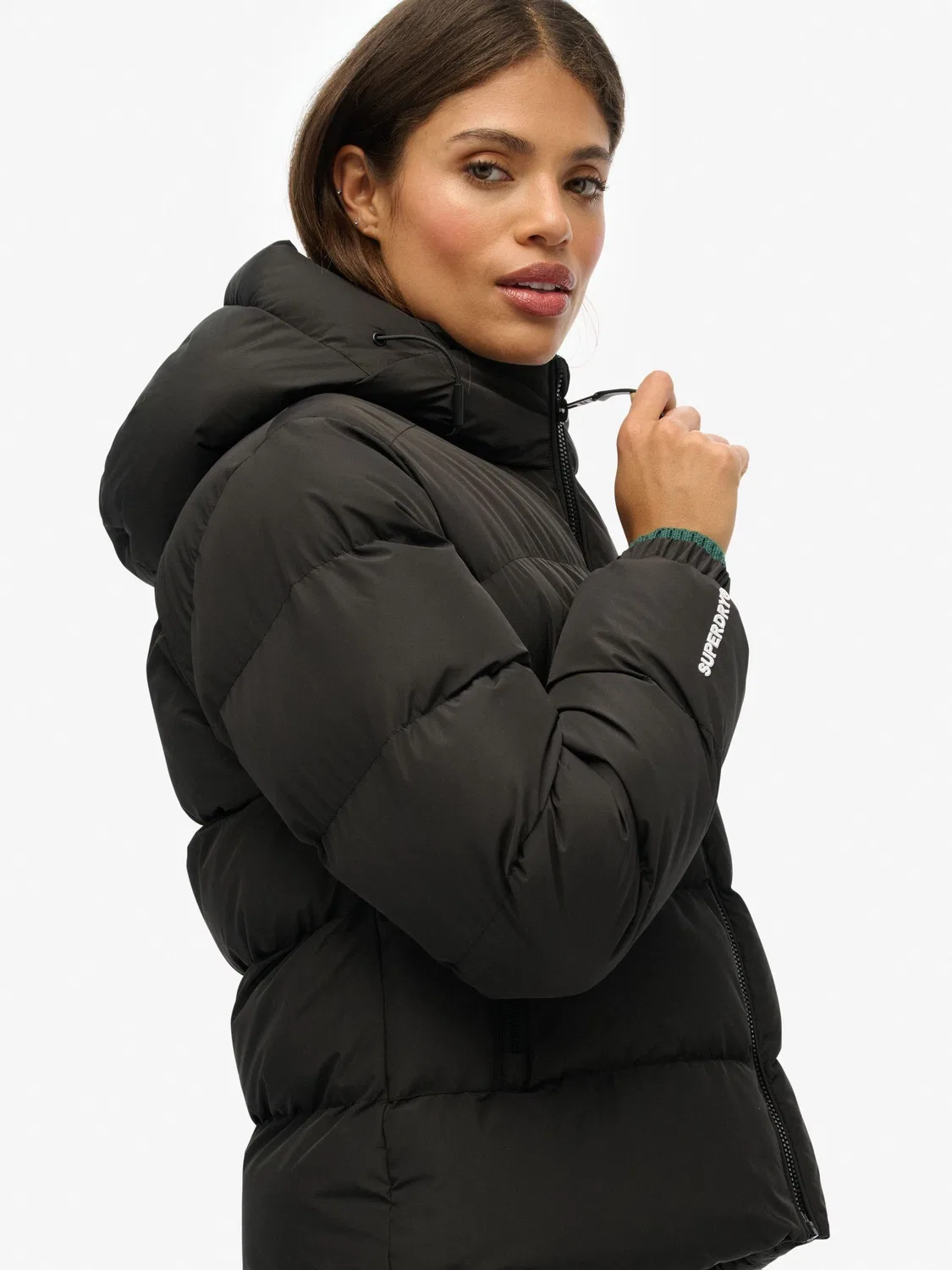 Пуховик спортивный с капюшоном Superdry, черный — фото 3