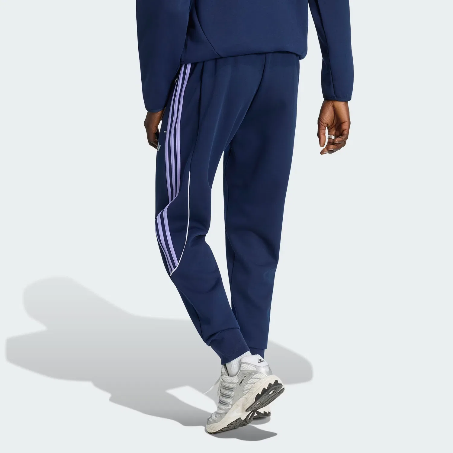 Мужские брюки свободного кроя Spacer Teamgeist 26 Cutline Cuffed Adidas Originals, Night Indigo — фото 2