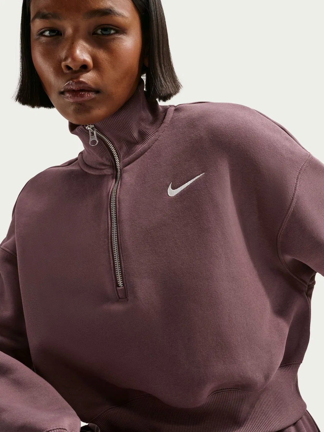 Свитшот женский с четверть-молнией Phoenix Fleece Nike, коричневый — фото 2