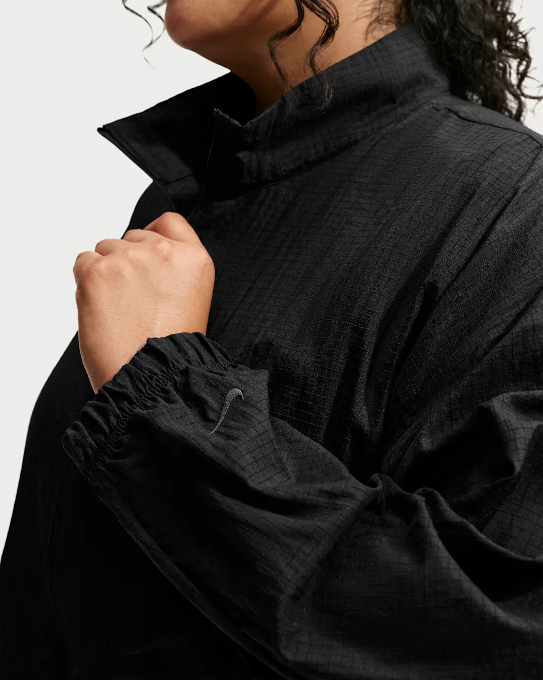 Женская легкая куртка из рипстопа большого размера (оверсайз) Nike Sportswear, Black/Black — фото 3