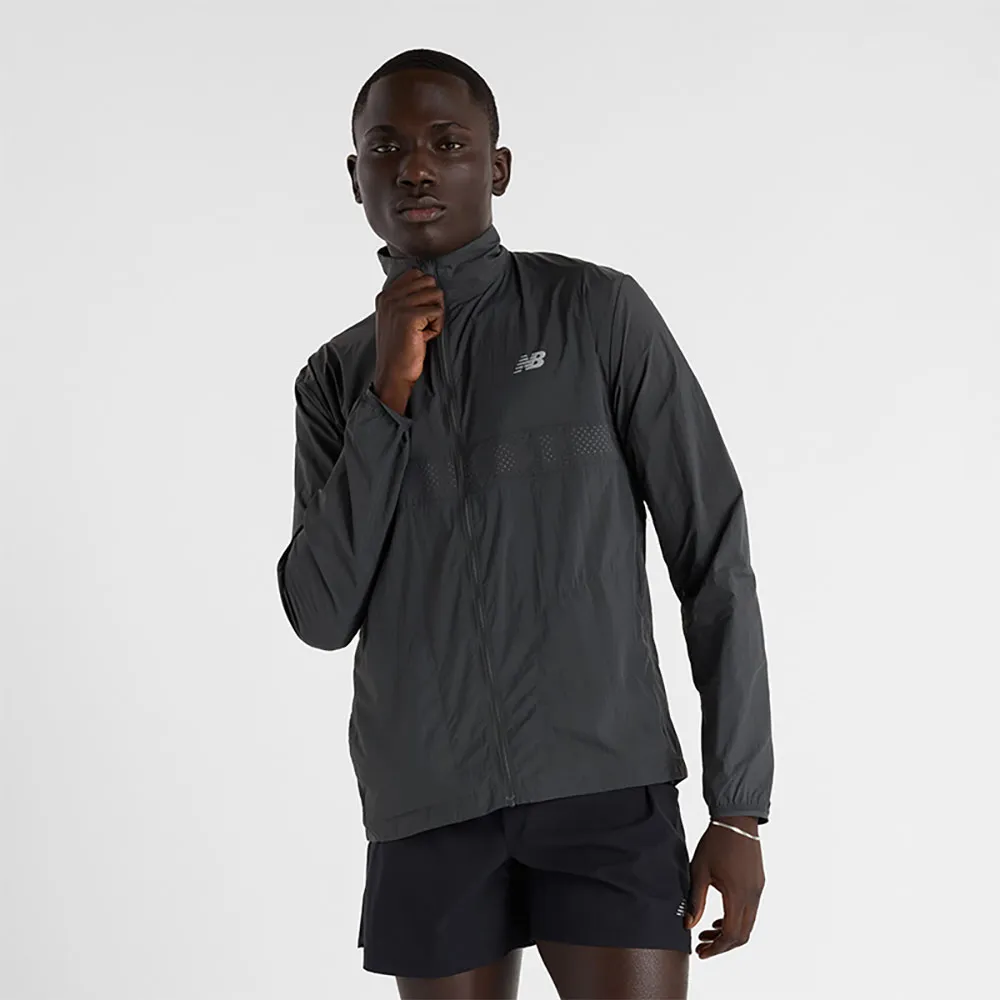 

Куртка New Balance Athletics Reflective Packable, черный