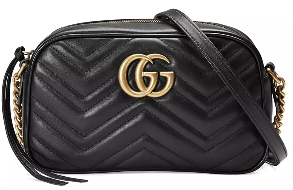 

Элегантная стеганая кожаная сумка через плечо с шевронным узором Gucci, черный