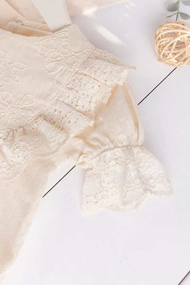 Детское боди-комбинезон для девочек с оборками Babymod, Cream — фото 4