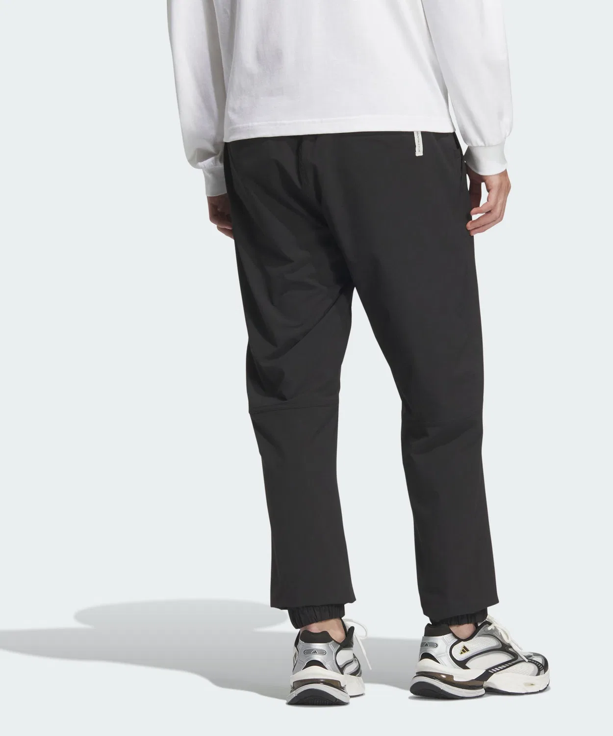 Мужские спортивные джоггеры с принтом Essential Plus Regular Fit Stretch Woven Full Length Jogger Pants, Adidas, Черный — фото 2