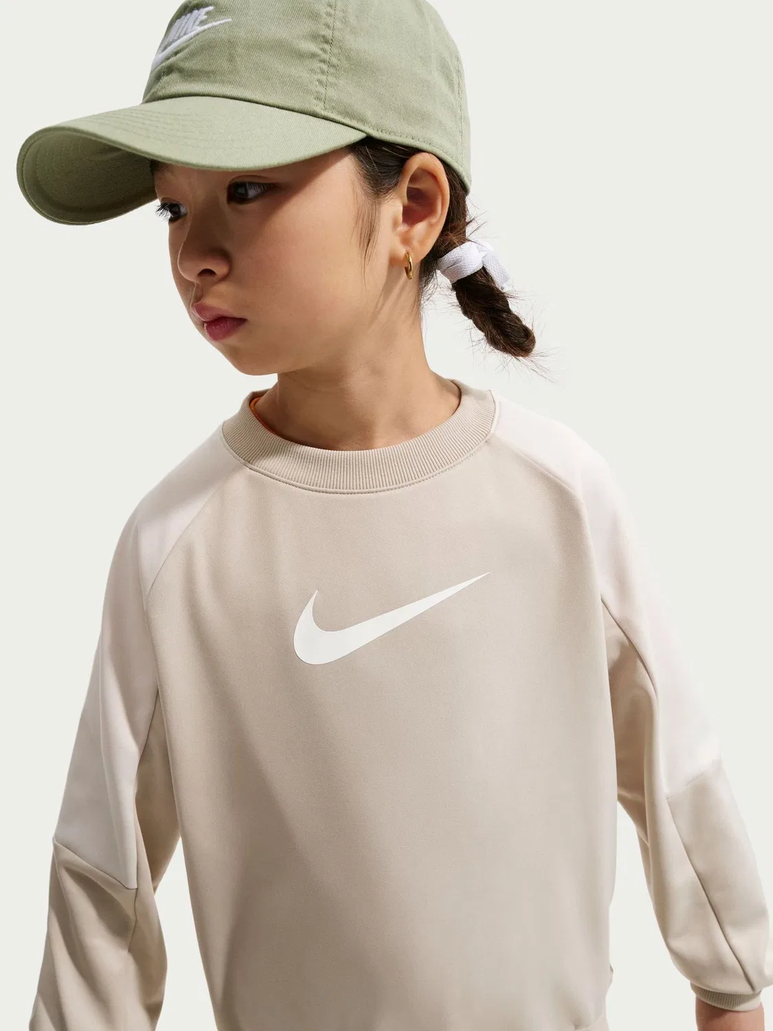Спортивный костюм Nike Neutral Crew and Shorts Nike, нейтральный — фото 3