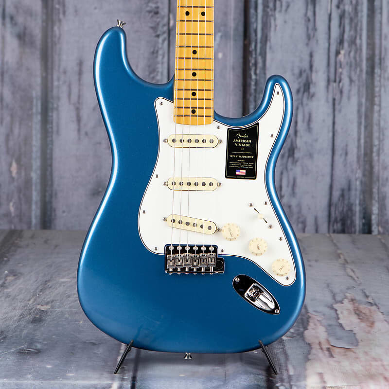 

Fender American Vintage II 1973 Stratocaster, синий Лейк-Плэсид Fender American II Stratocaster,