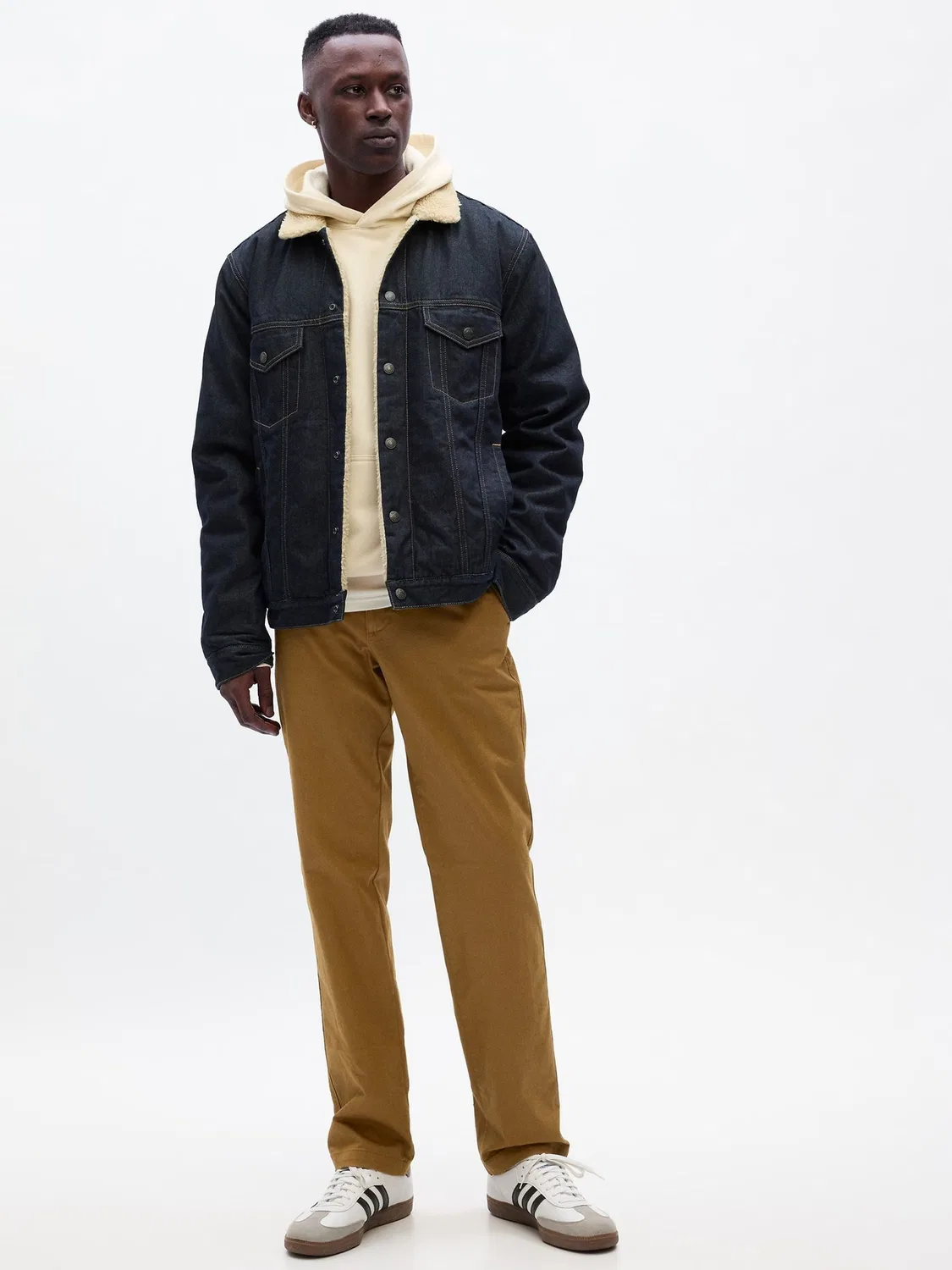 Брюки прямого кроя Essential Khakis Gap, коричневый