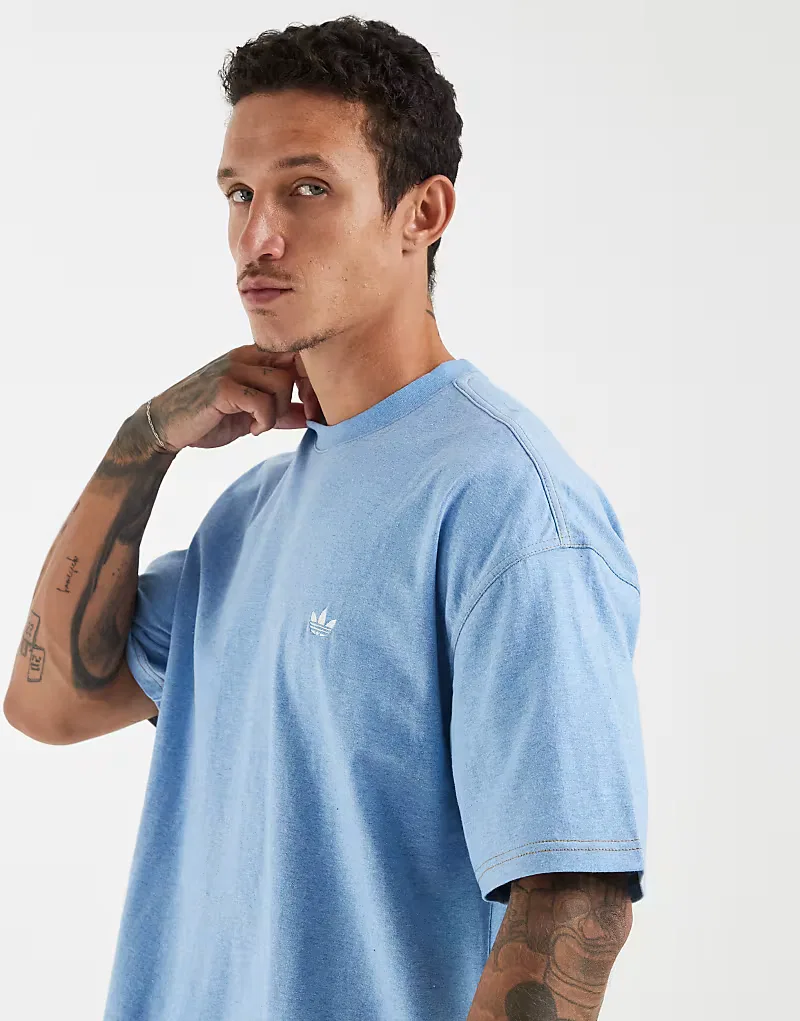 Укороченная футболка свободного кроя Adidas Originals Trefoil essentials меланж светло-голубой — фото 4