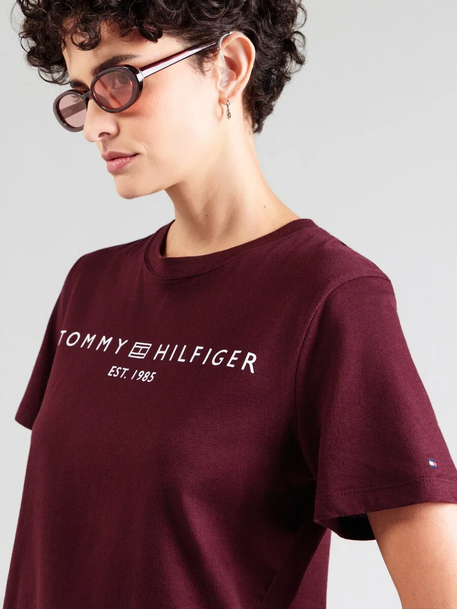 Футболка TOMMY HILFIGER винно-красного цвета — фото 3