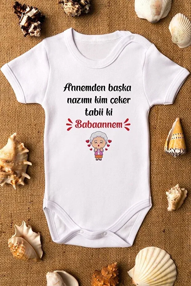 Детское боди с принтом Grandmother printed organic cotton bodysuit - short sleeve baby jumpsuit with snap fasteners 5417 Overoz, White
