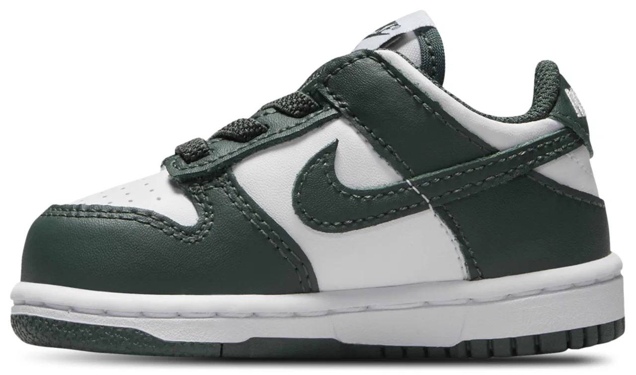 Кроссовки для мальчиков Dunk Low Nike, цвет White/Vintage Green/White — фото 2