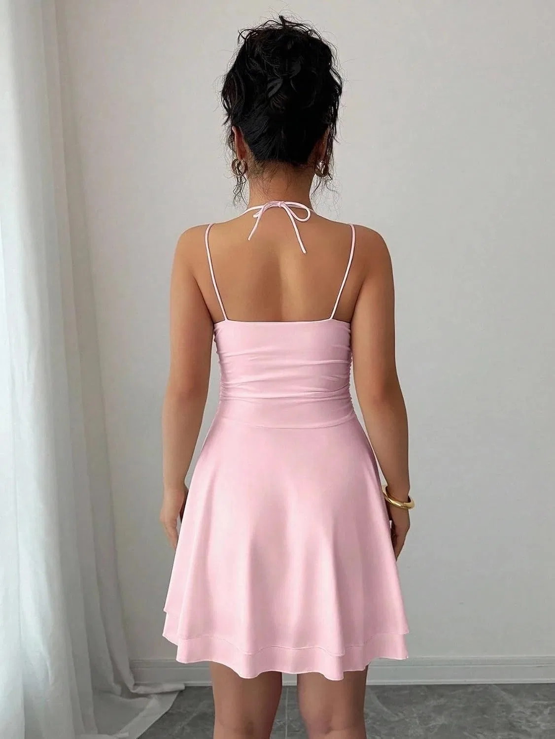 Женское мини-платье с открытой спиной и асимметричным вырезом, Pink — фото 3