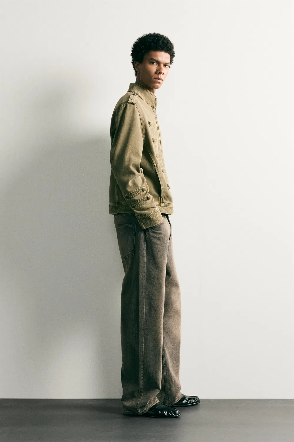 Укороченная джинсовая куртка с пуговицами. ZARA, Khaki — фото 4
