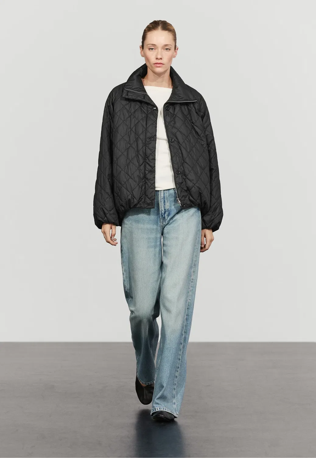 Стеганая куртка-бомбер с высоким воротником - легкая куртка Massimo Dutti, Black — фото 2