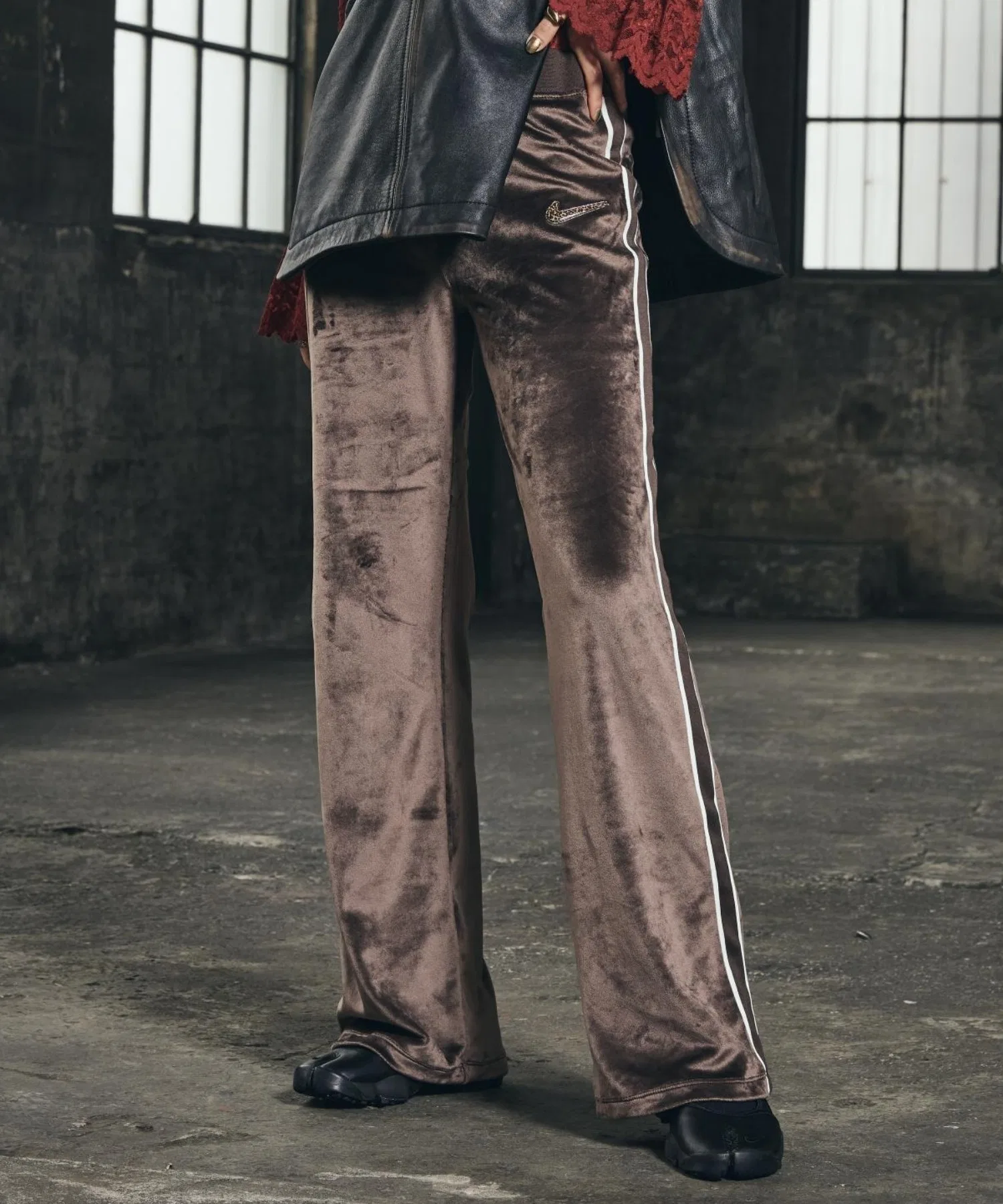 Женские велюровые брюки Nike Sportswear