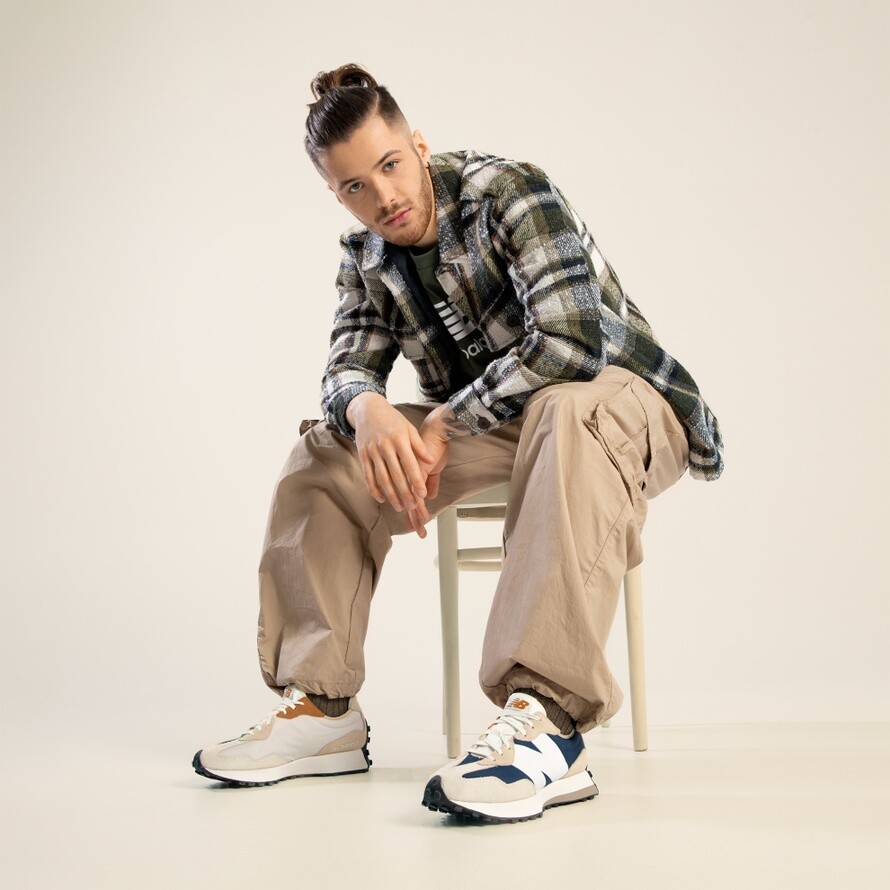 Кроссовки New Balance NB 327, бежевый/темно-синий — фото 2