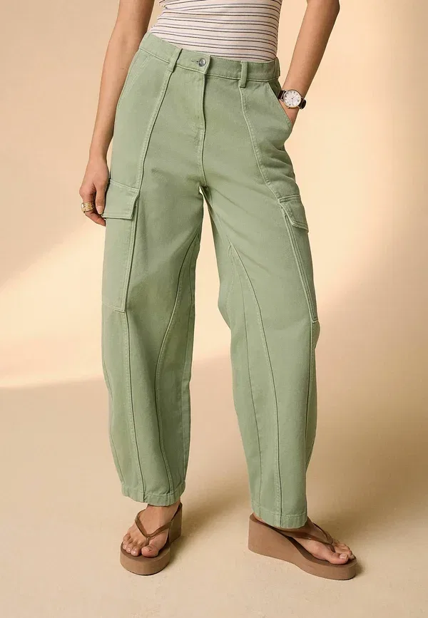 Брюки хлопковые Tall fit - barrel leg cargo trousers Next, Khaki Green, зеленый/хаки