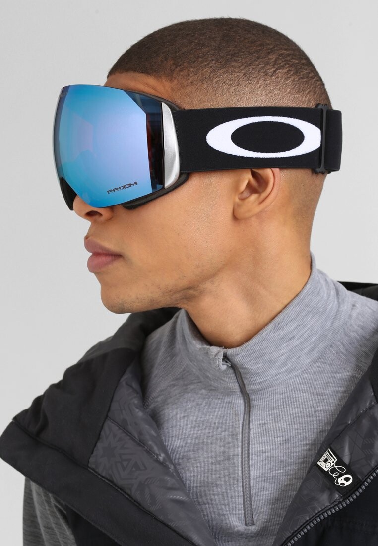 

Очки горнолыжные Oakley, черный