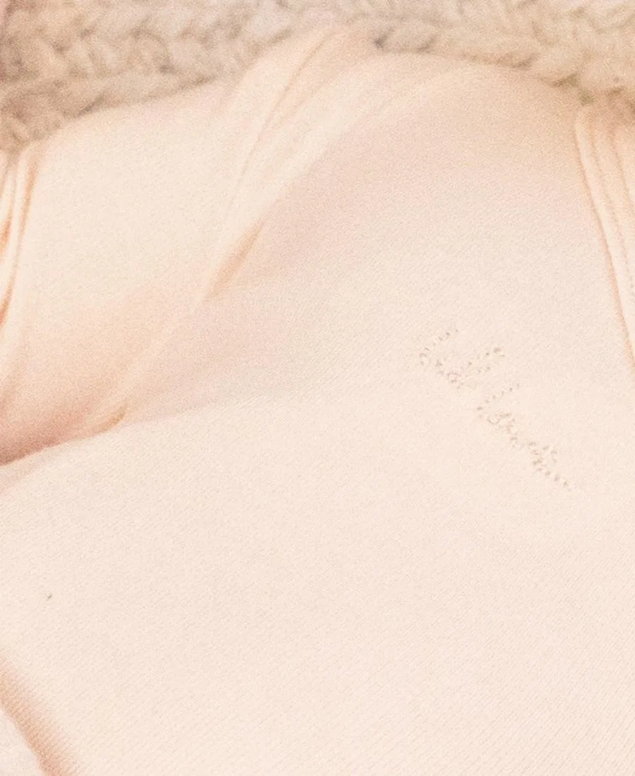 Детский боди-комбинезон с вышивкой Lil Love Embroidered Wrap Footie And Bonnet NoggiWear, Dusty Pink — фото 3