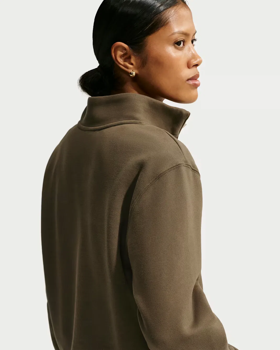 Женская футболка с застежкой-молнией на четверть длины Nike Studio Fleece Medium Weight, Dark Hazel/Sail — фото 2